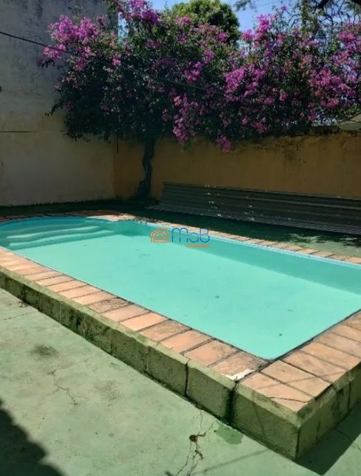 Excelente casa em área para investimento