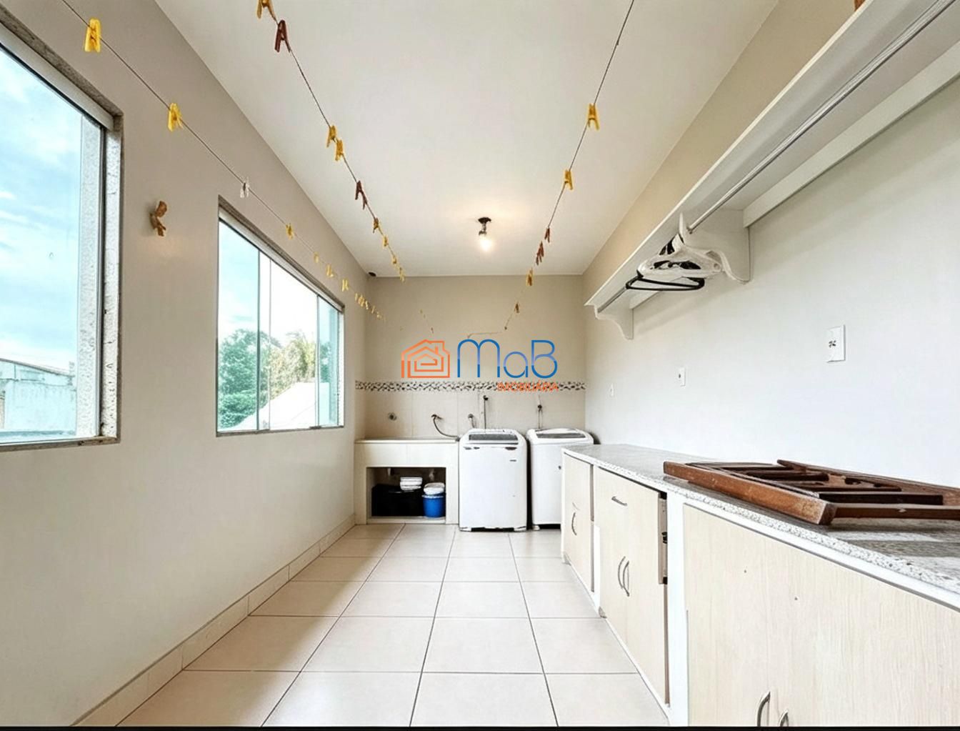 Casa ampla e completa em 3 pavimentos! Granja dos Cavaleiros, Macaé/RJ