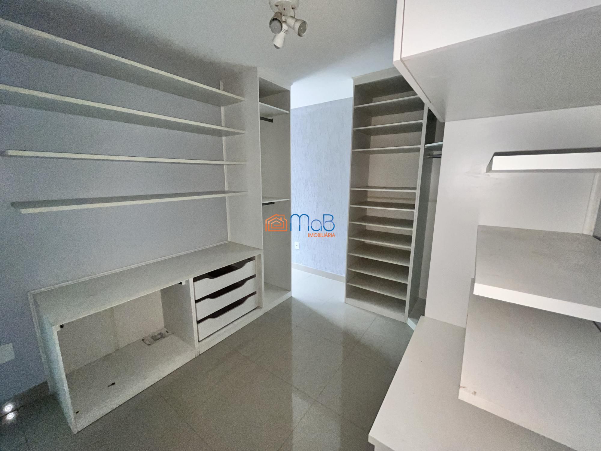 Casa à venda com 3 quartos, 206m² - Foto 18