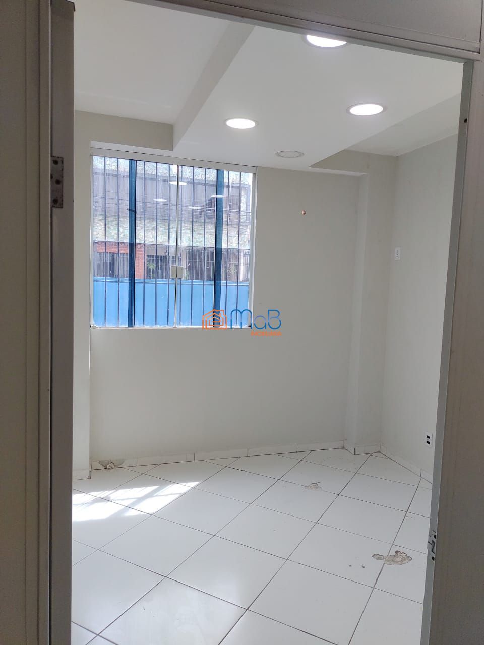 Casa à venda com 6 quartos, 150m² - Foto 11