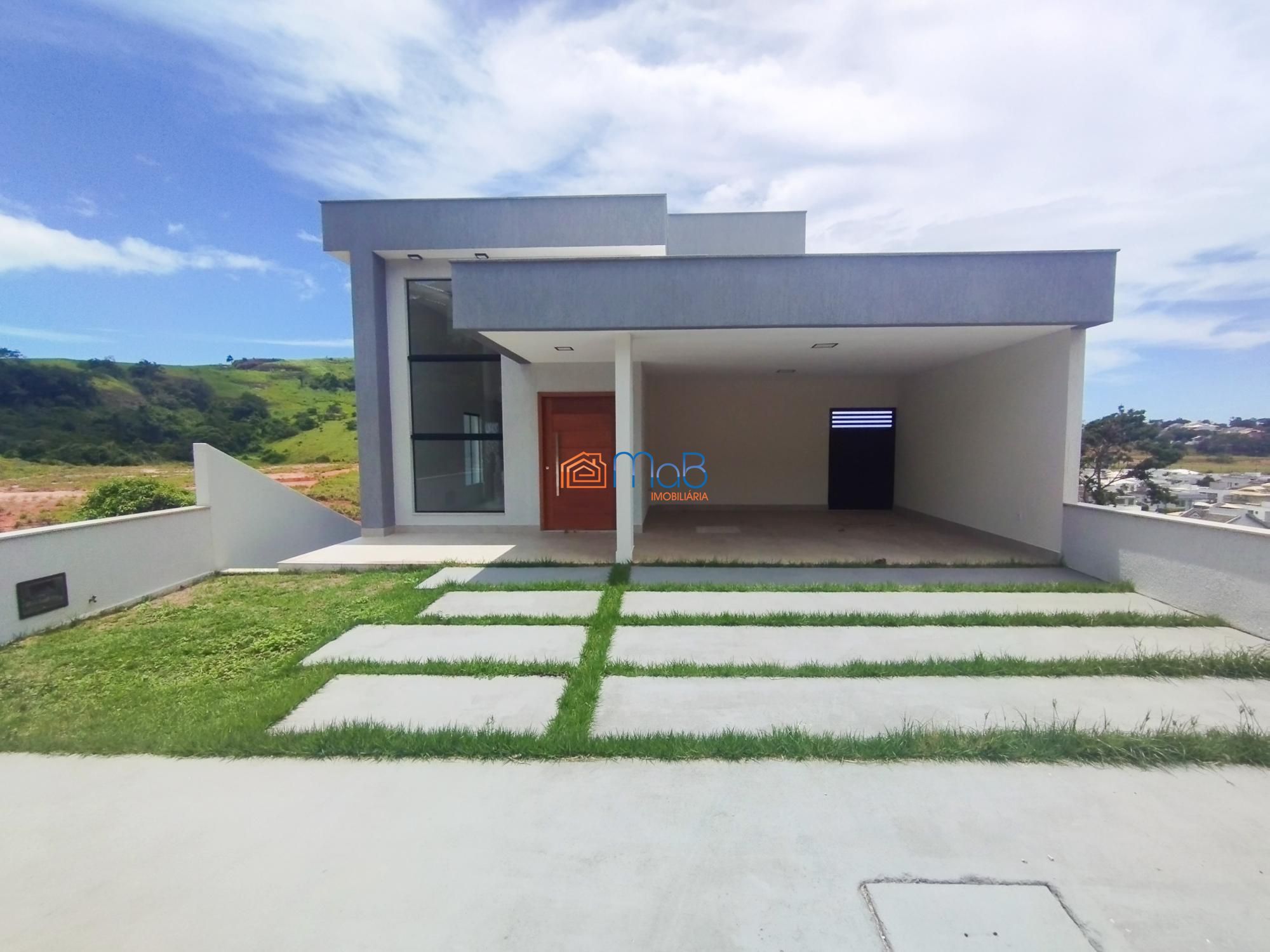 Casa de Condomínio à venda com 4 quartos, 205m² - Foto 2