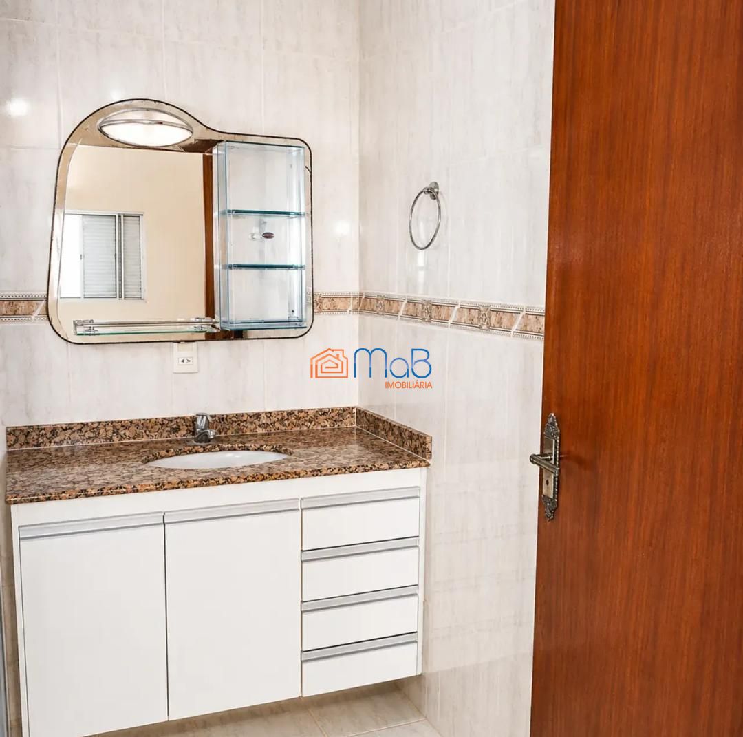 Casa Linear à Venda no Condomínio Alto da Glória