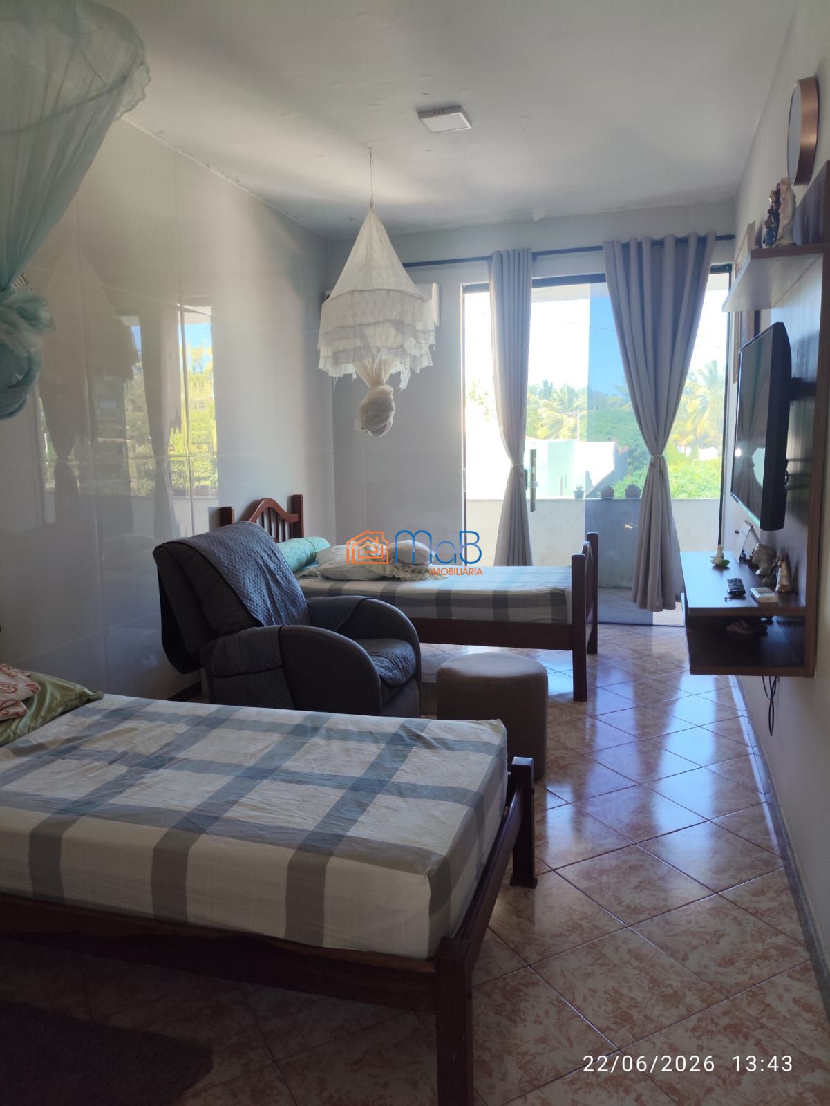 Casa ampla com 4 suítes, quintal e garagem para 4 carros – terreno de 350m²