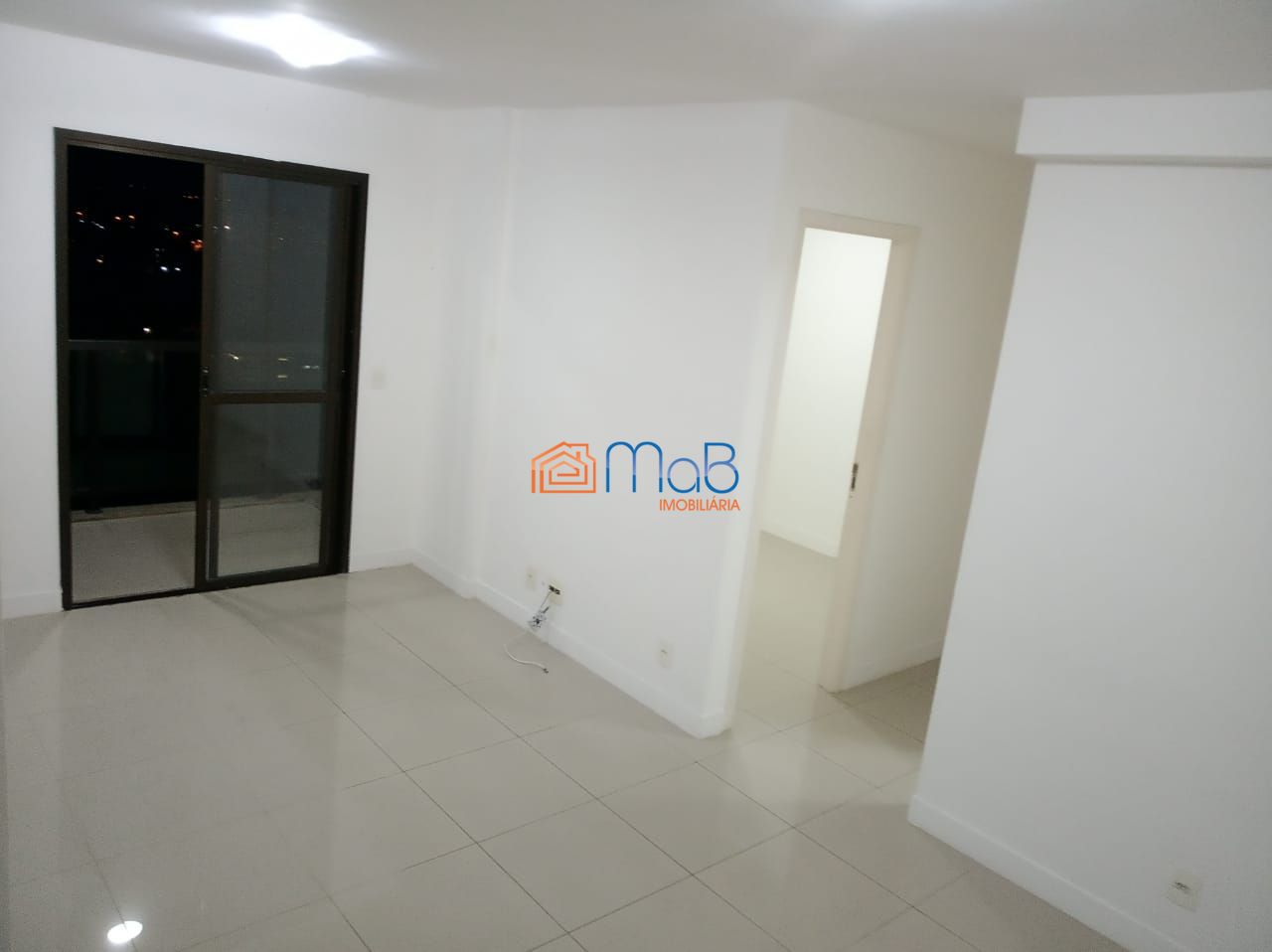 Apartamento à venda com 2 quartos, 59m² - Foto 2