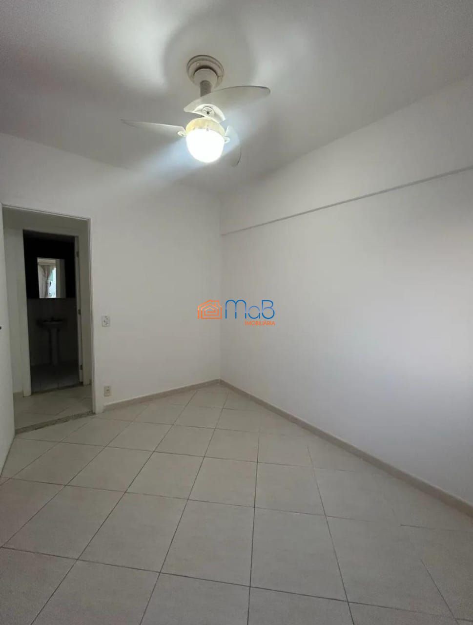 Apartamento com 02 quartos e vista mar