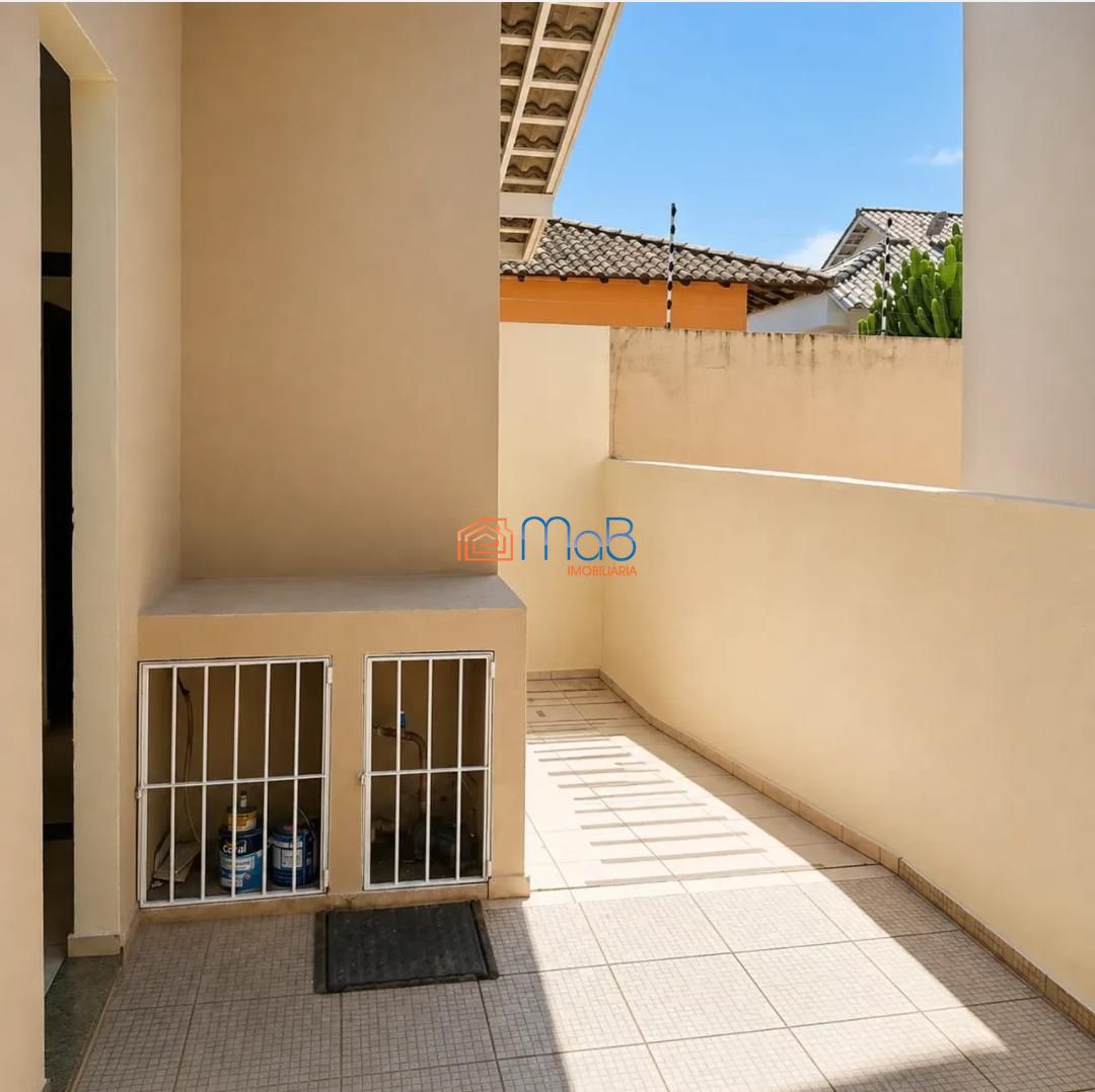 Casa Linear à Venda no Condomínio Alto da Glória