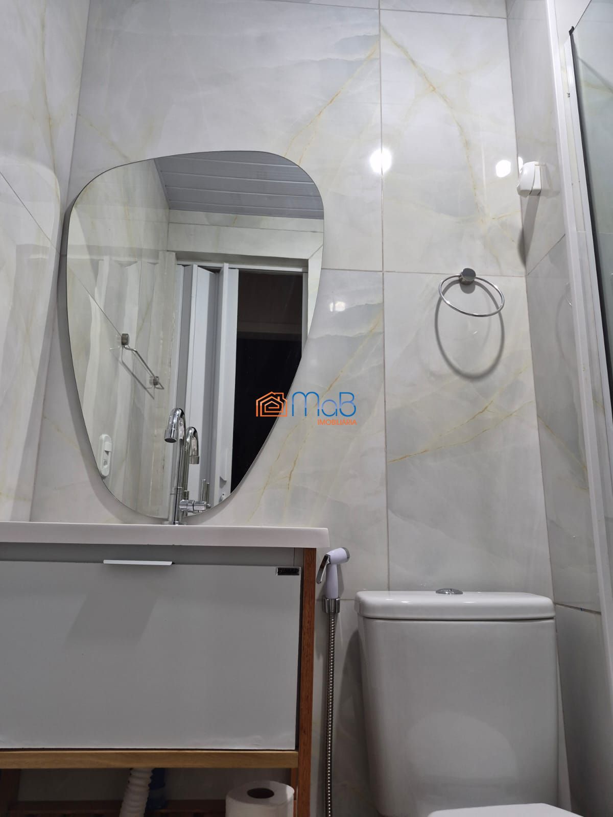 Apartamento de 02 quartos a venda no Barreto!