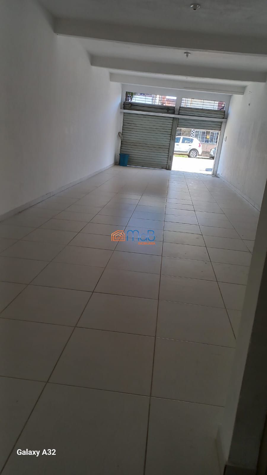 Loja comercial no sol e mar