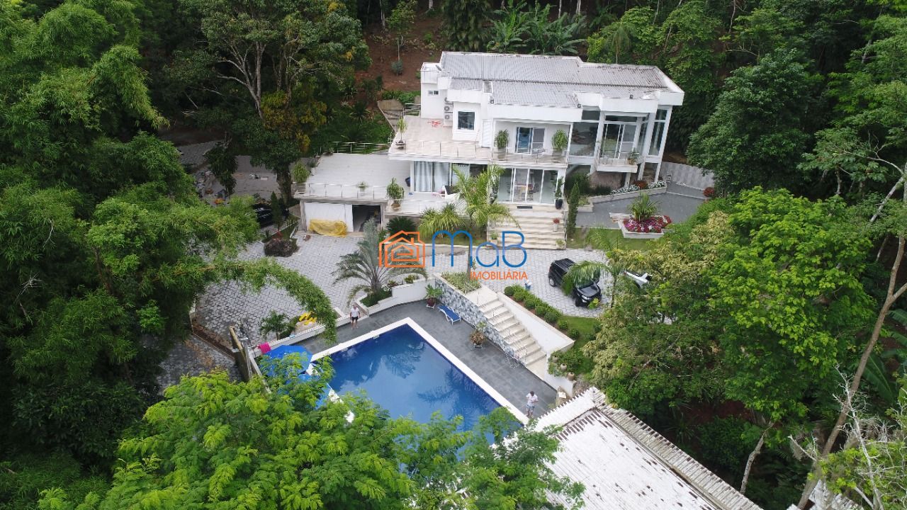 Propriedade luxo rara - paraíso particular entre o verde e o