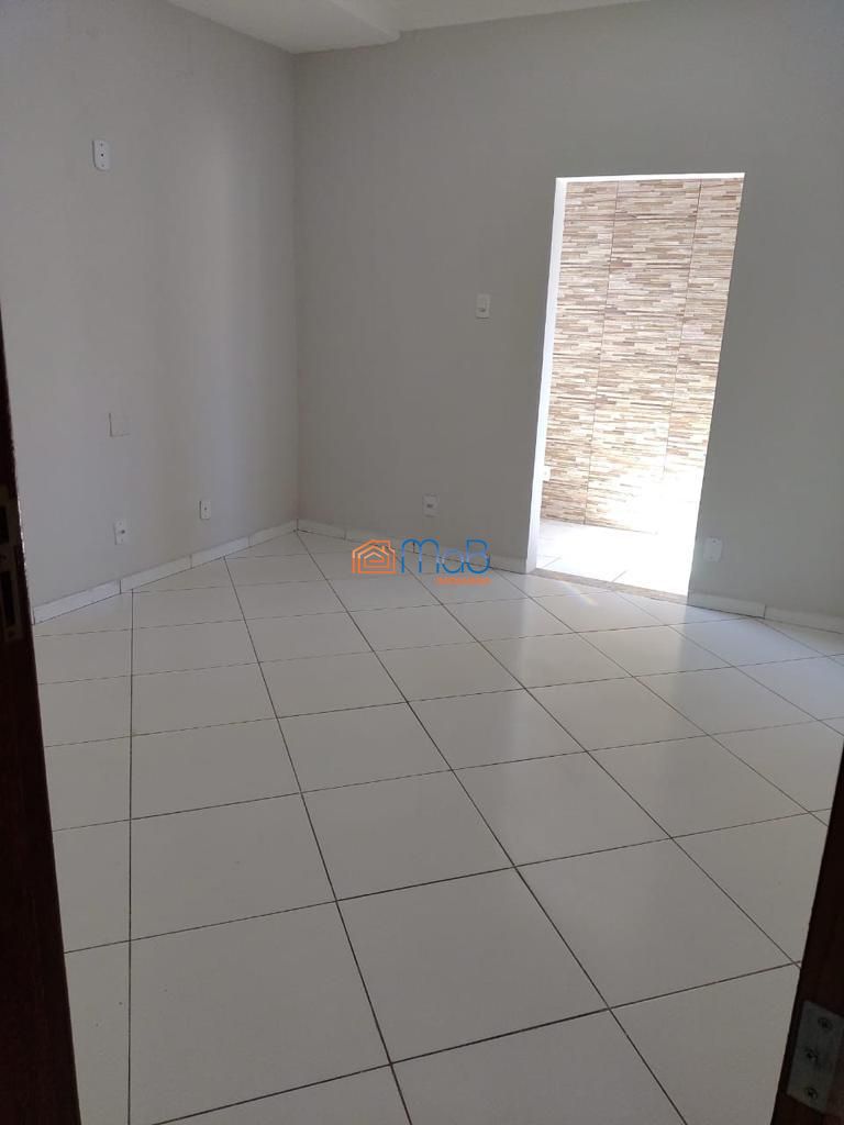 Casa à venda com 6 quartos, 150m² - Foto 4