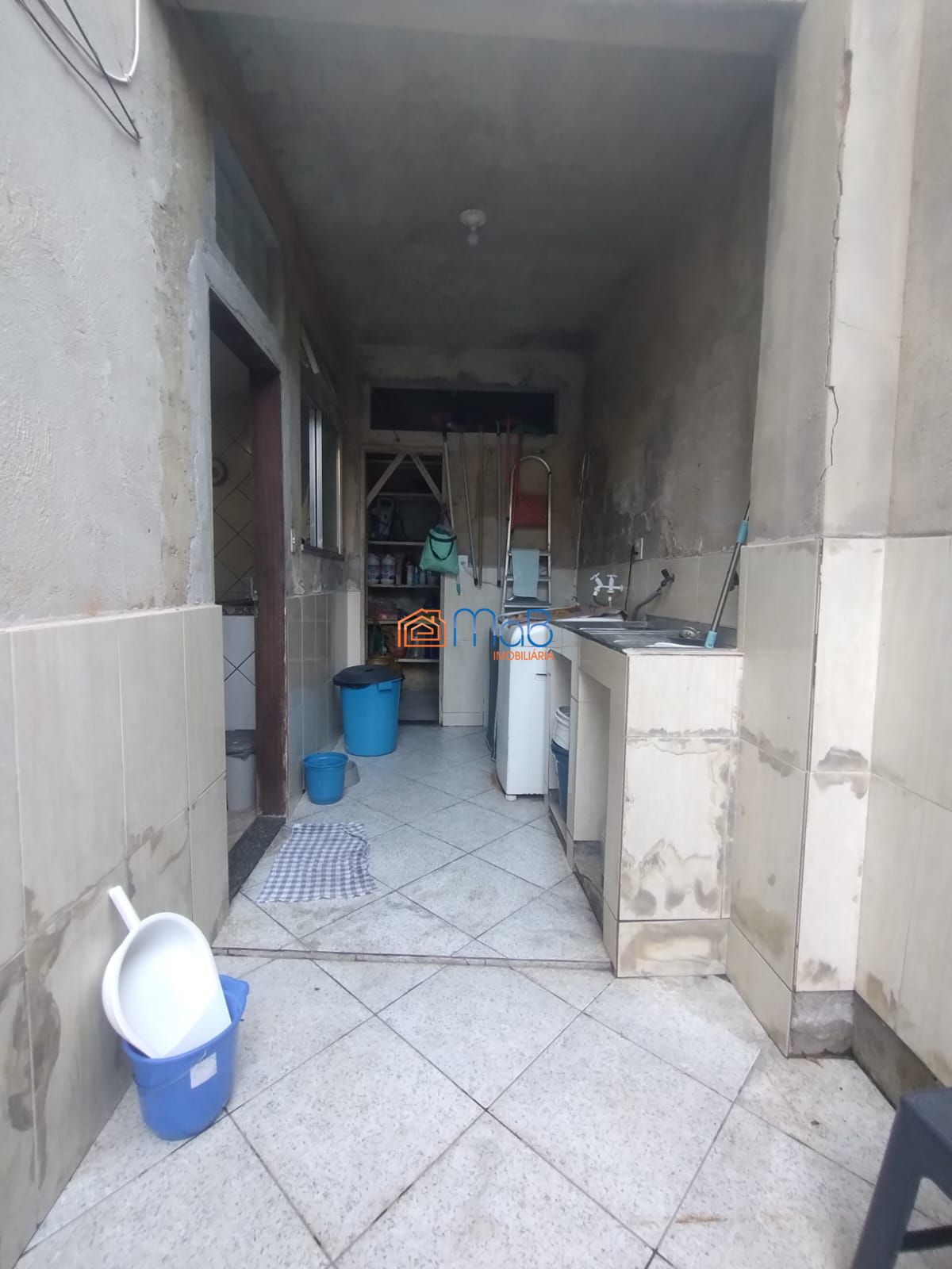 Incrível Casa de 3 Andares à Venda!