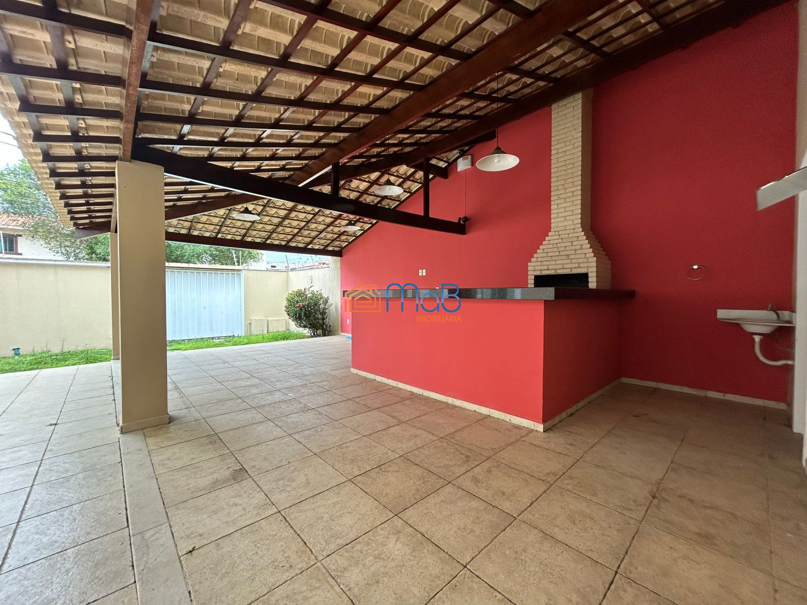 Casa espaçosa de 3 quartos com terraço, vista pra Lagoa e Área de Lazer Completa