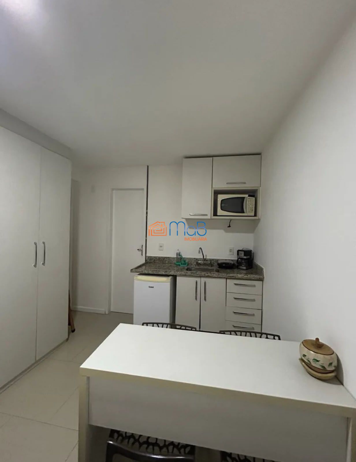 Aluga-se flat 30m² mobiliado - orla dos cavaleiros - macaé - foto 4