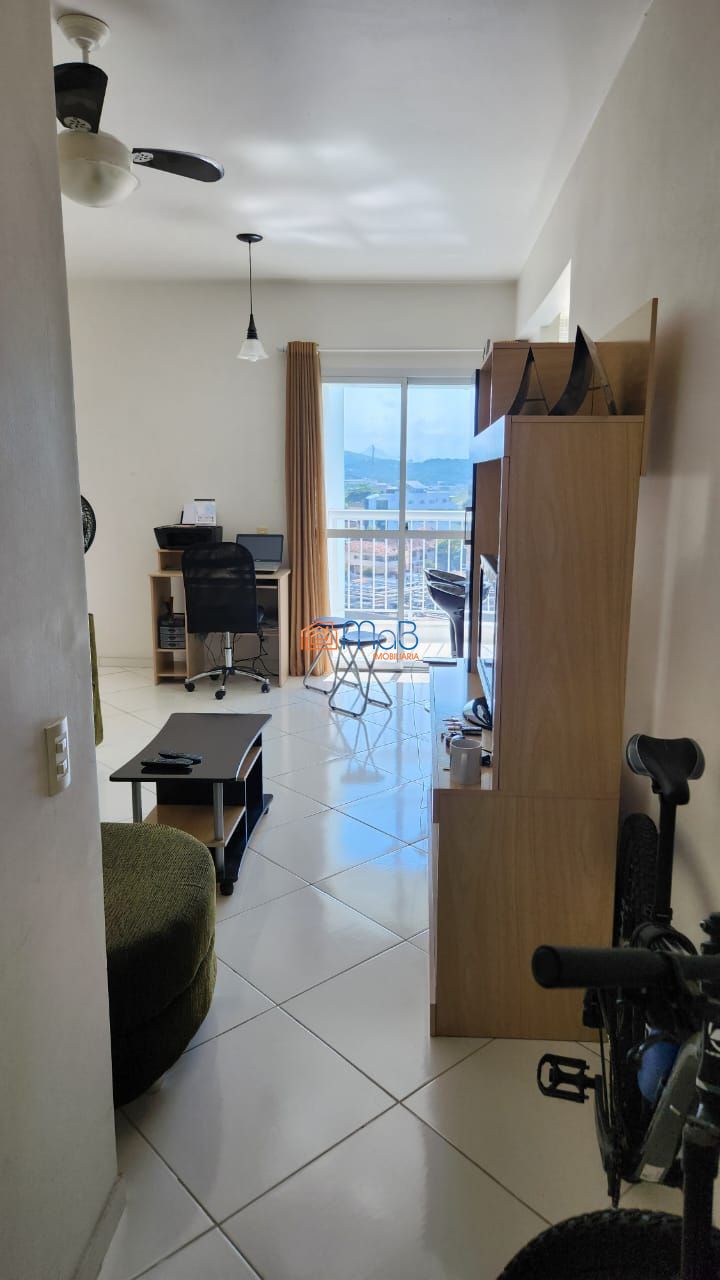 Apartamento à venda com 2 quartos, 72m² - Foto 4