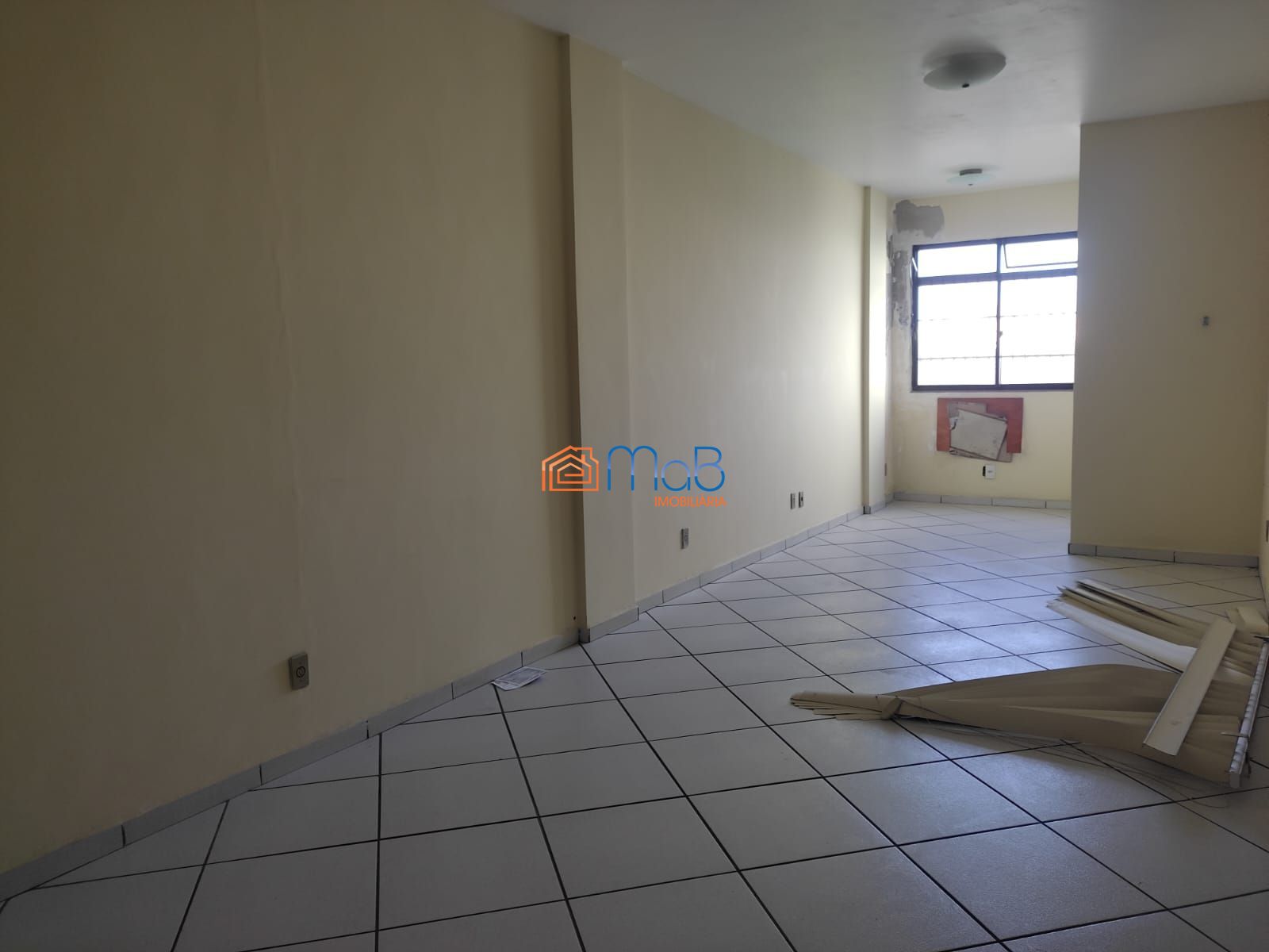 Conjunto Comercial-Sala para alugar com 1 quarto, 27m² - Foto 1