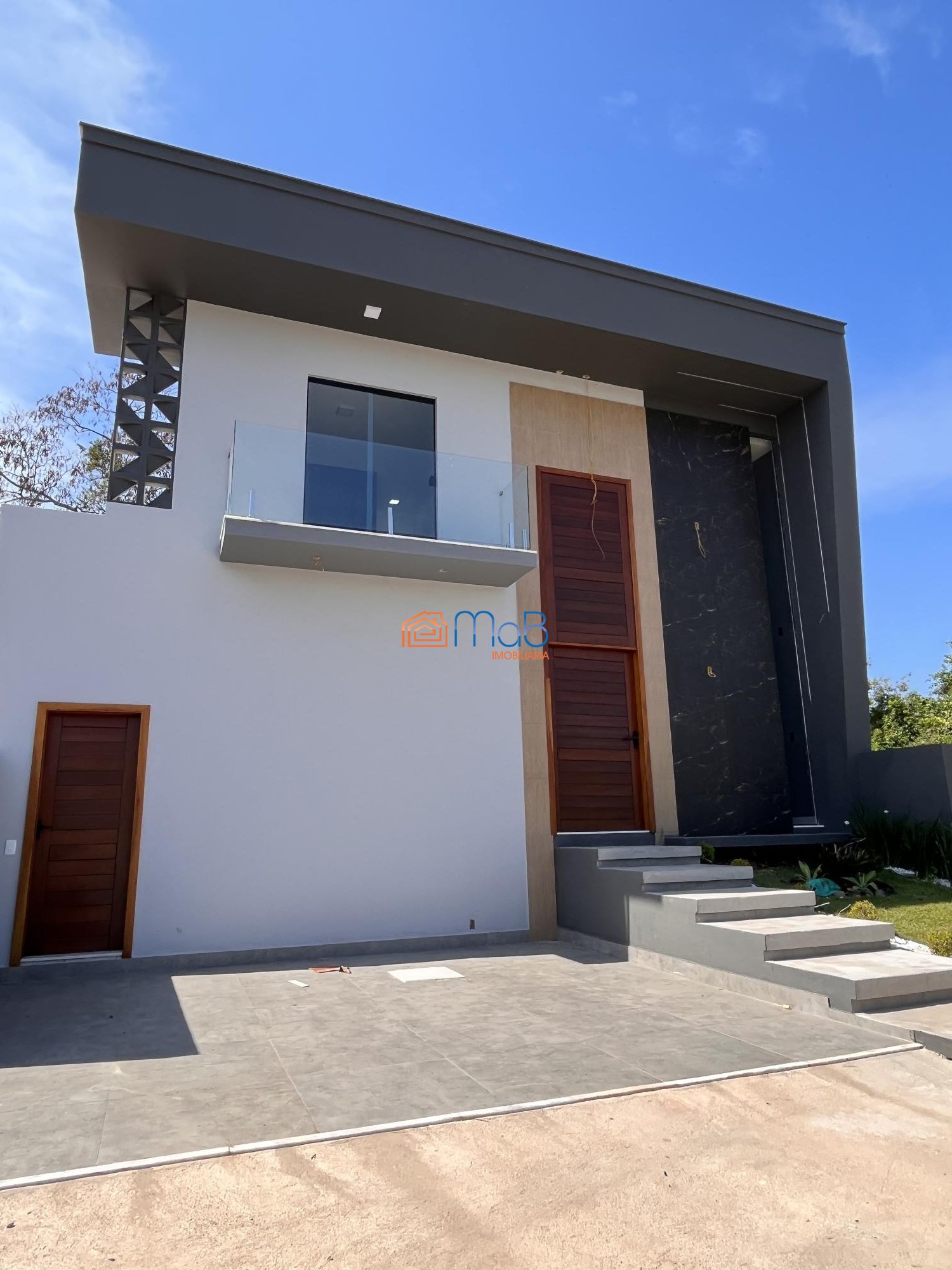 Casa de Condomínio à venda com 4 quartos, 240m² - Foto 1