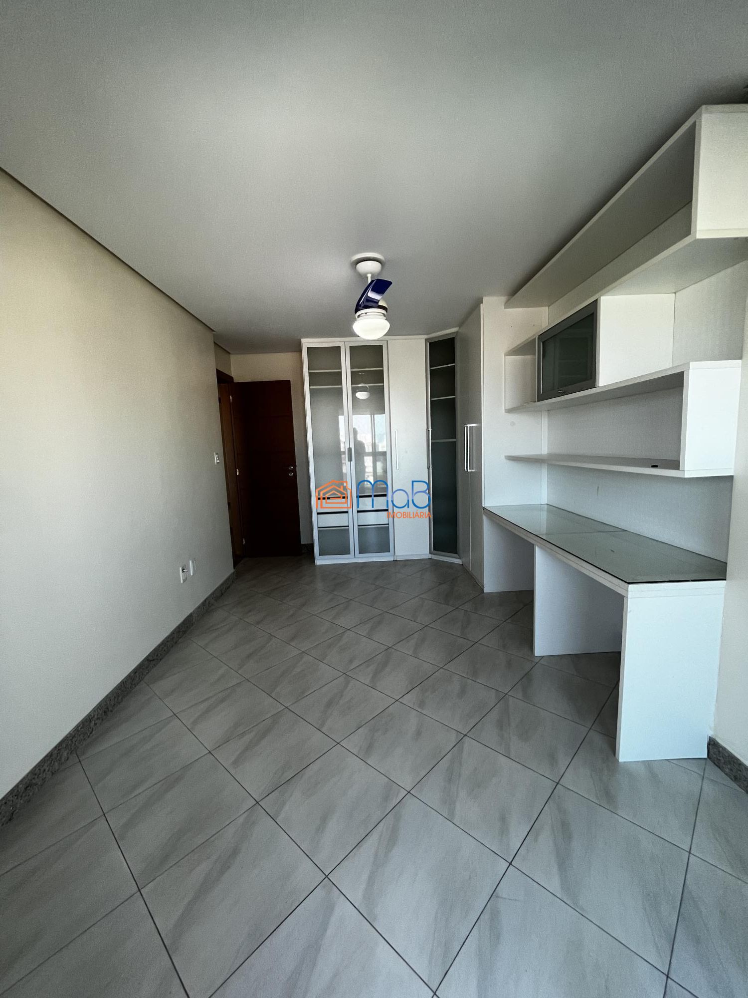 Apartamento à venda com 3 quartos, 140m² - Foto 11