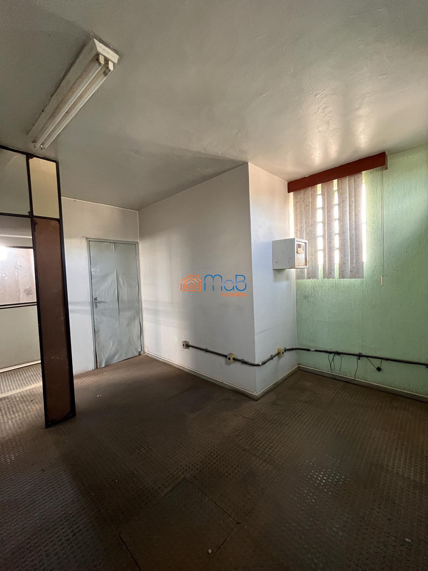 Depósito-Galpão-Armazém à venda com 13 quartos, 250m² - Foto 17