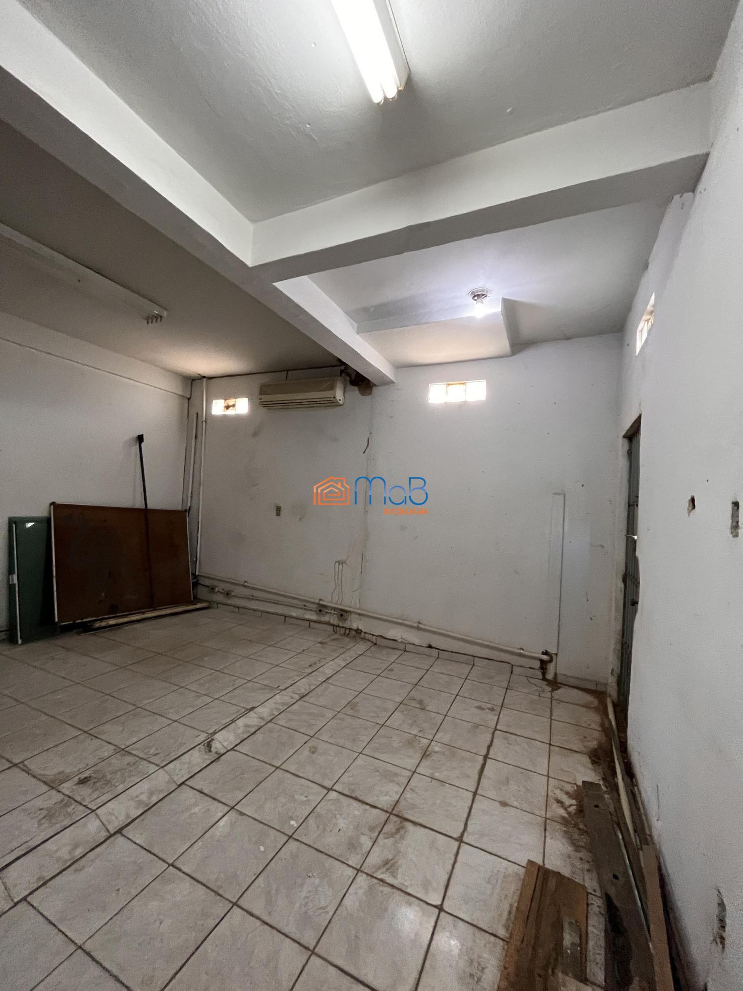 Depósito-Galpão-Armazém à venda com 13 quartos, 250m² - Foto 27