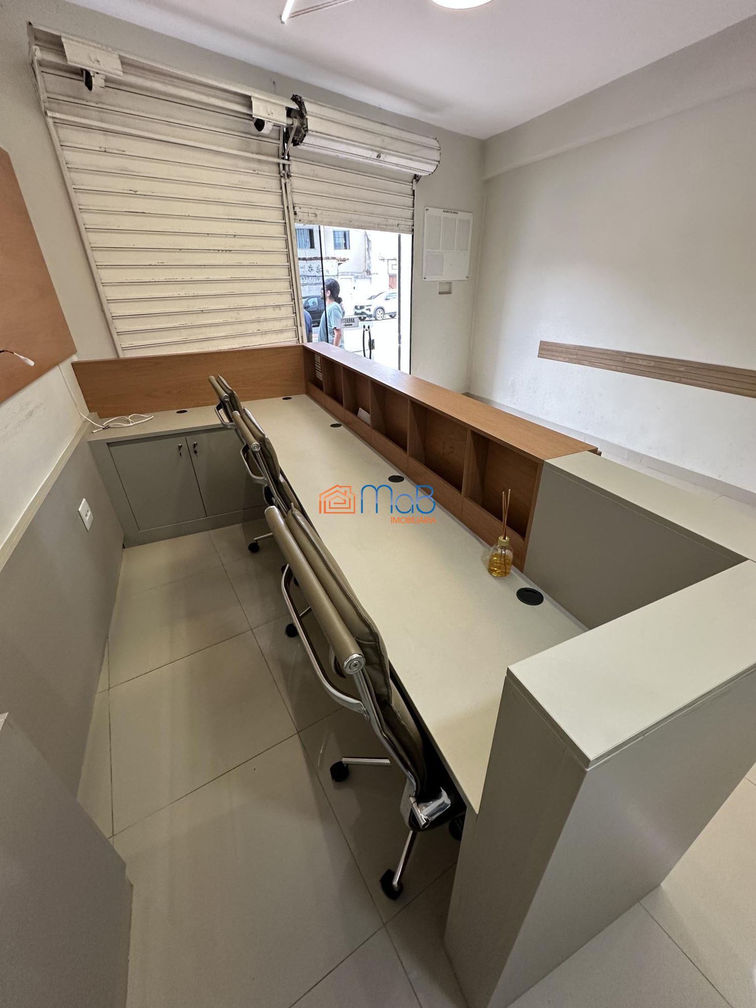 Sala-Conjunto, 1000 m² - Foto 2
