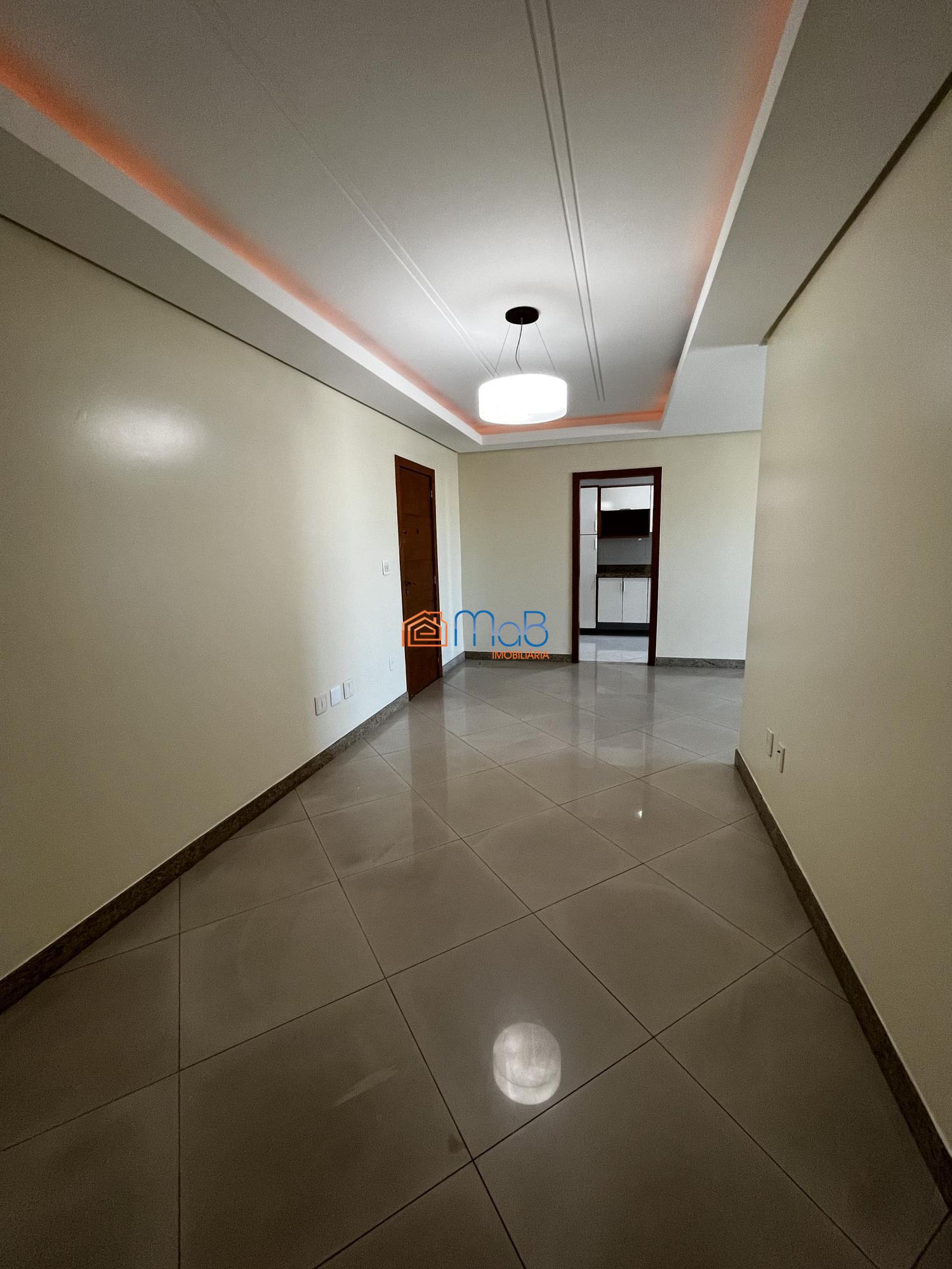 Apartamento à venda com 3 quartos, 140m² - Foto 4