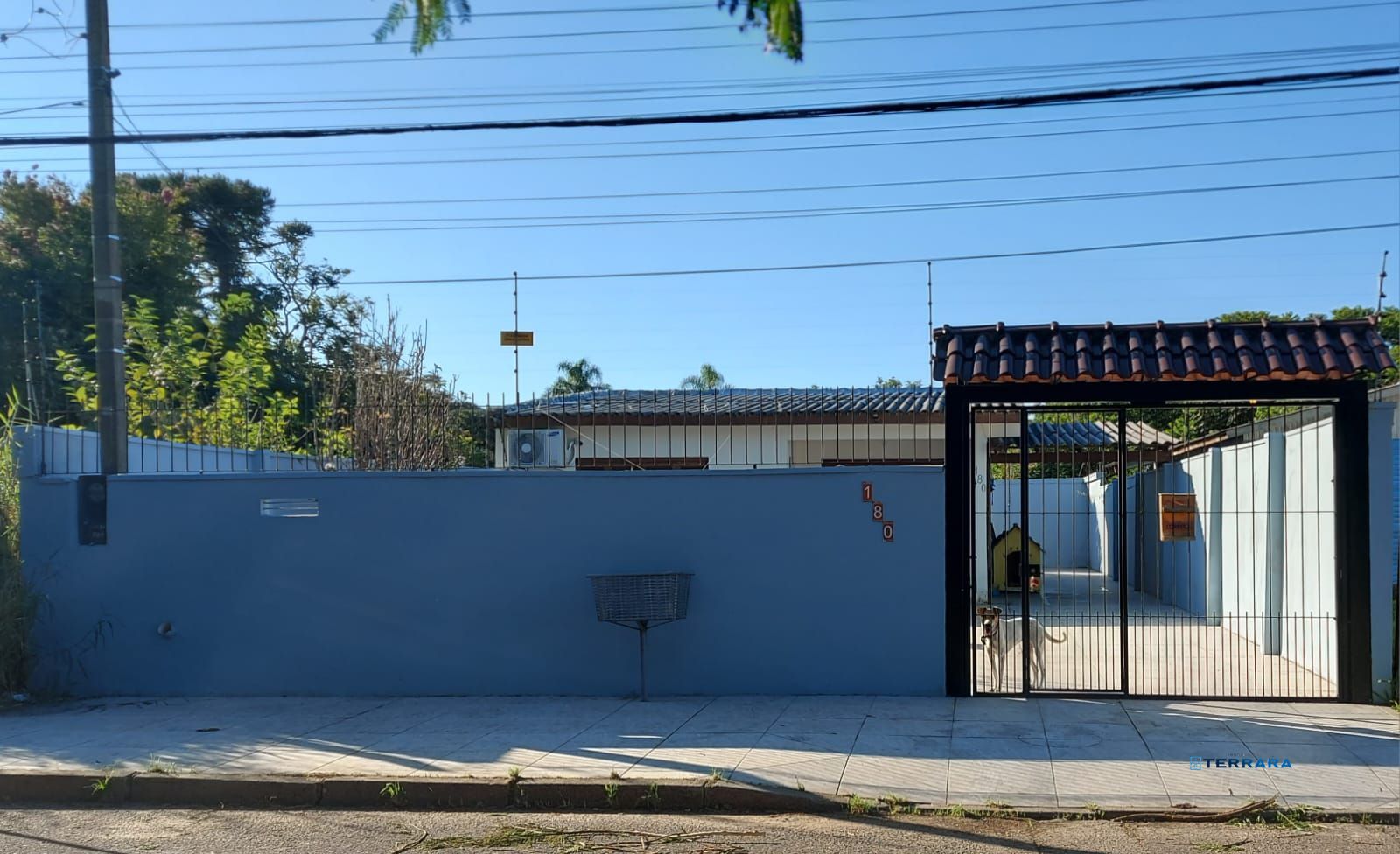 Casa de 3 quartos, suíte, 5 vagas no bairro Serraria.