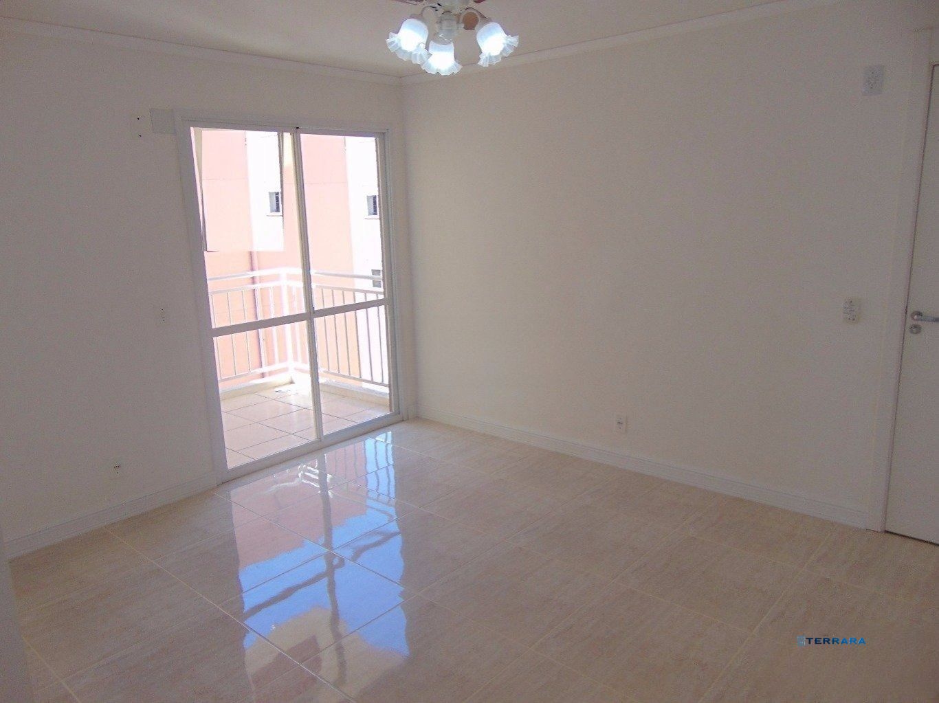 Apartamento de 2 dormitórios e 1 vaga de garagem em Canoas.
