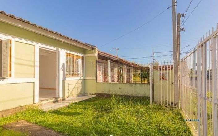 Casa de 2 dormitórios e 1 vaga de garagem em Canoas.