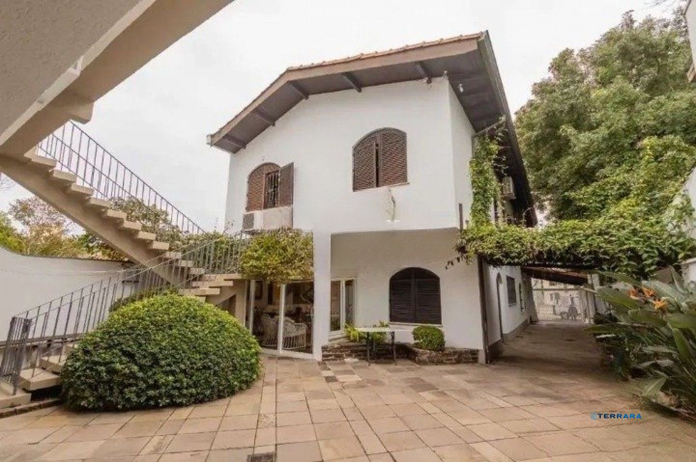 Casa de 3 quartos, piscina, churrasqueira, 7 vagas no bairro Tristeza