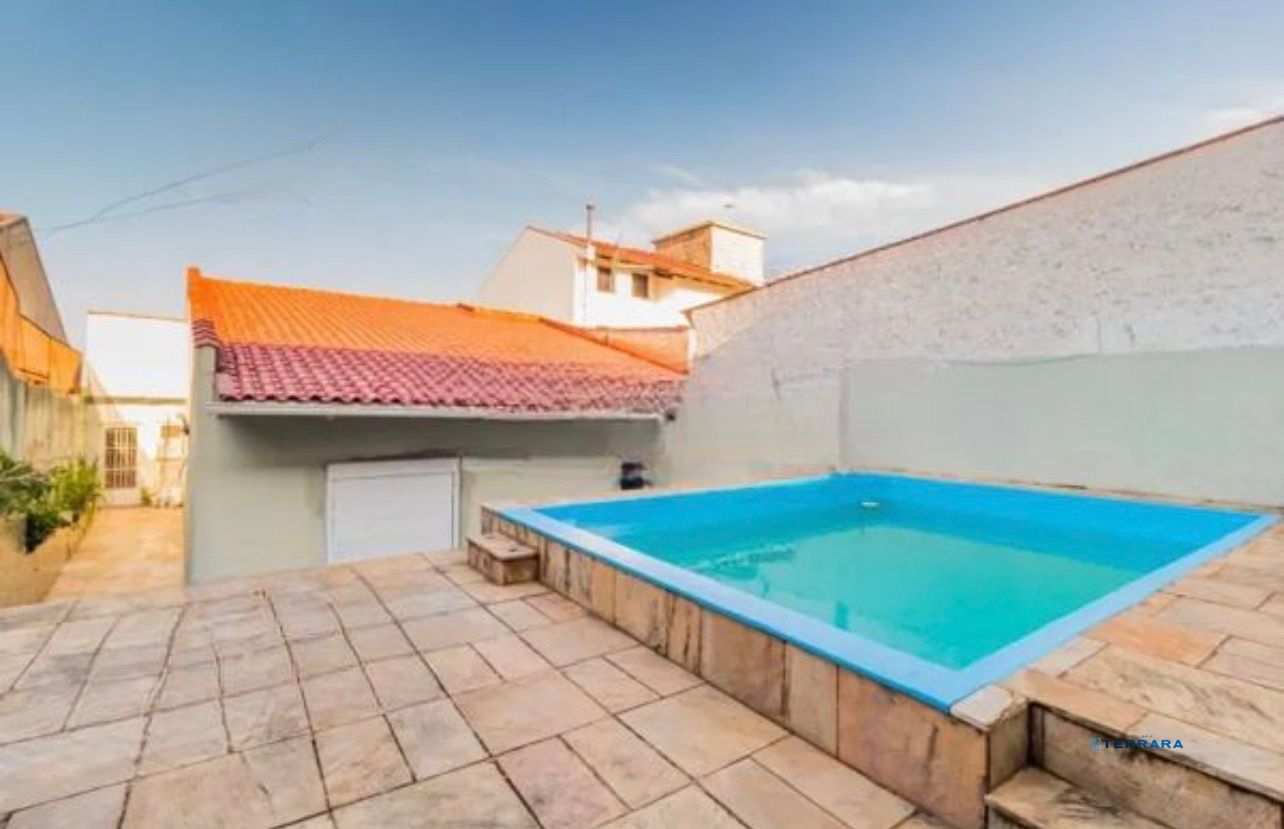 Casa com 3 Quartos e 3 banheiros à Venda, 120 m² por R$ 599 mil