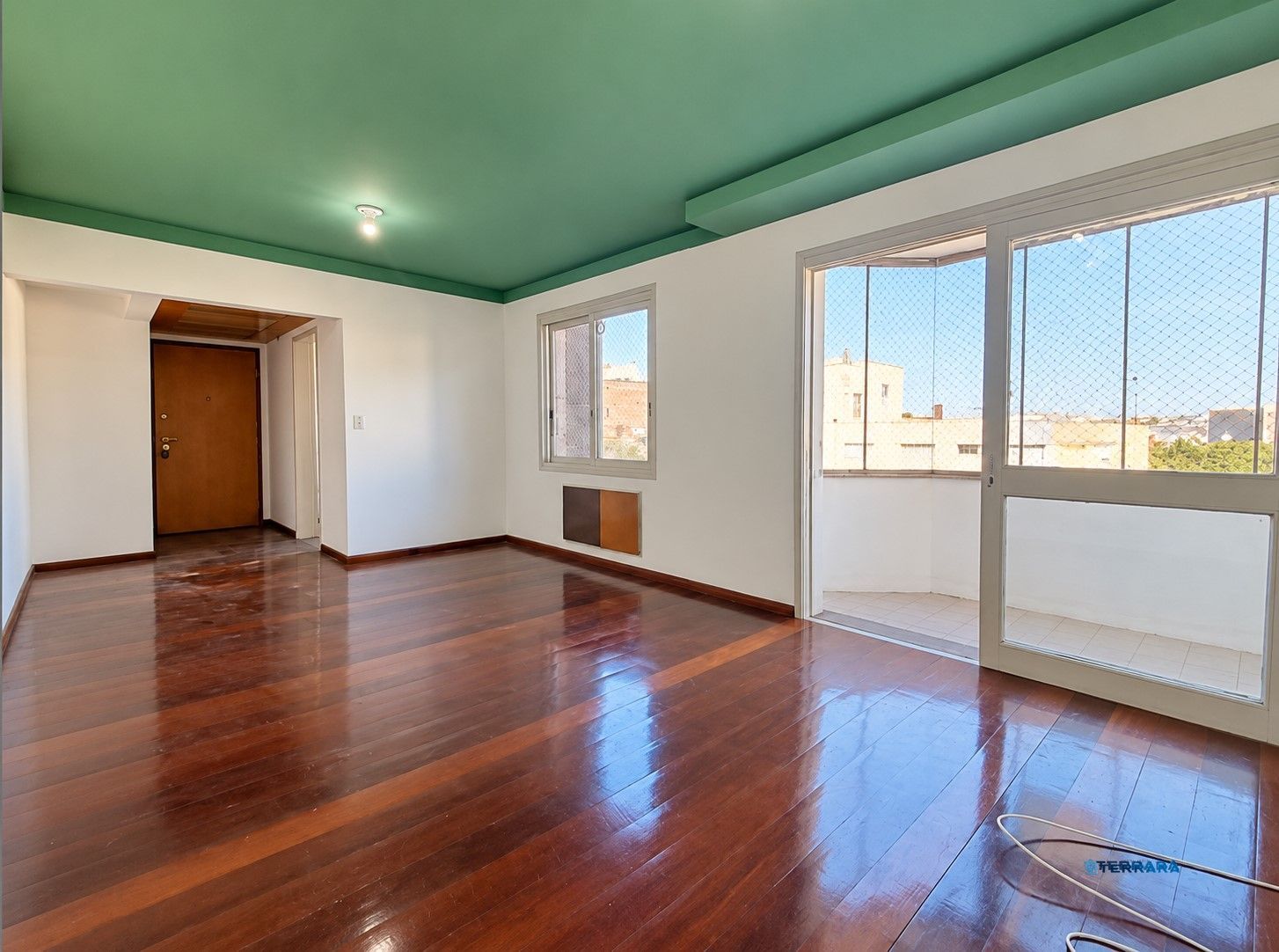 Apartamento com 2 quartos e 1 vaga à venda em Centro Histórico.