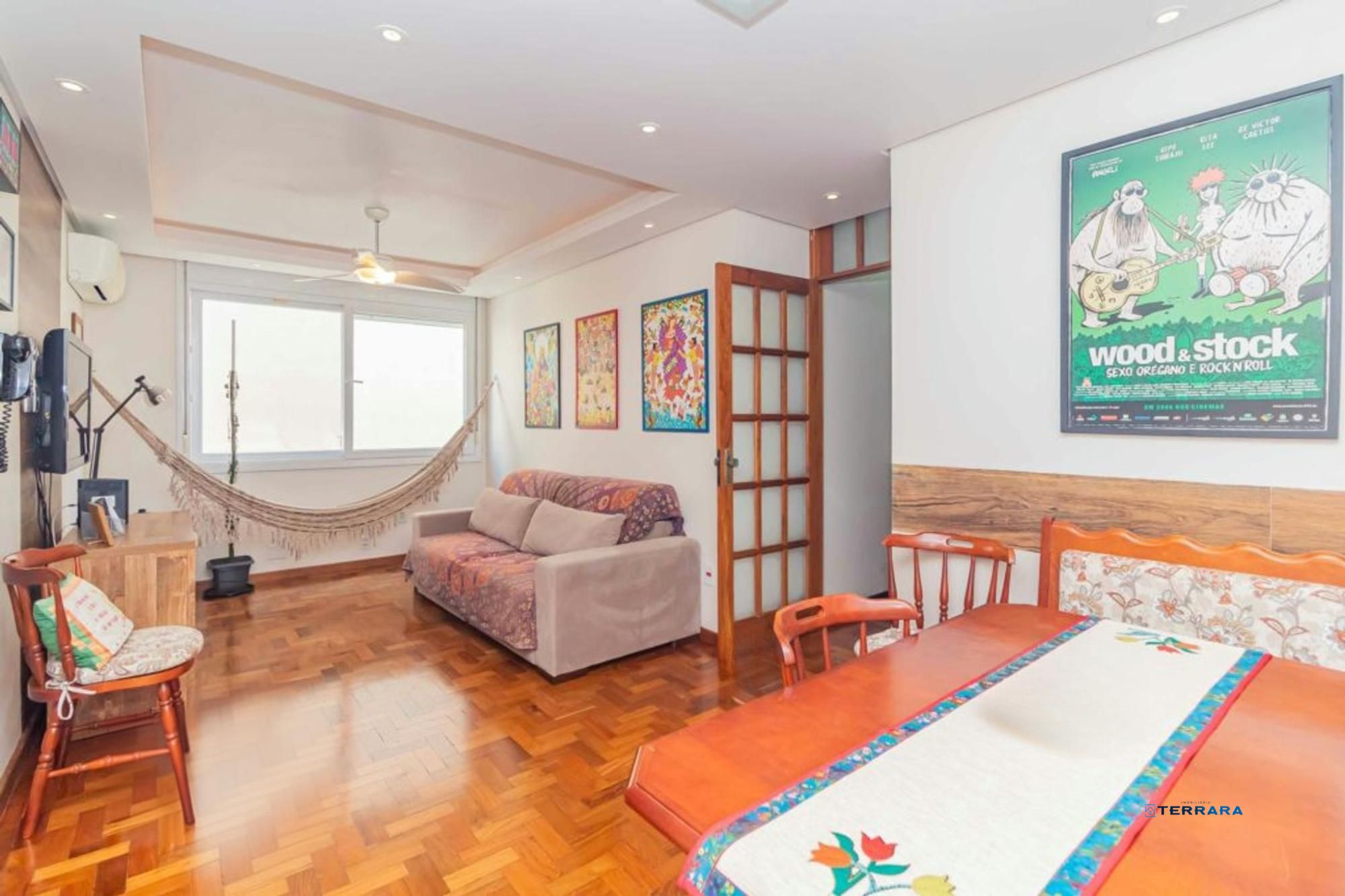 Apartamento 3 quartos, 1 suíte, 2 vagas no Petrópolis.