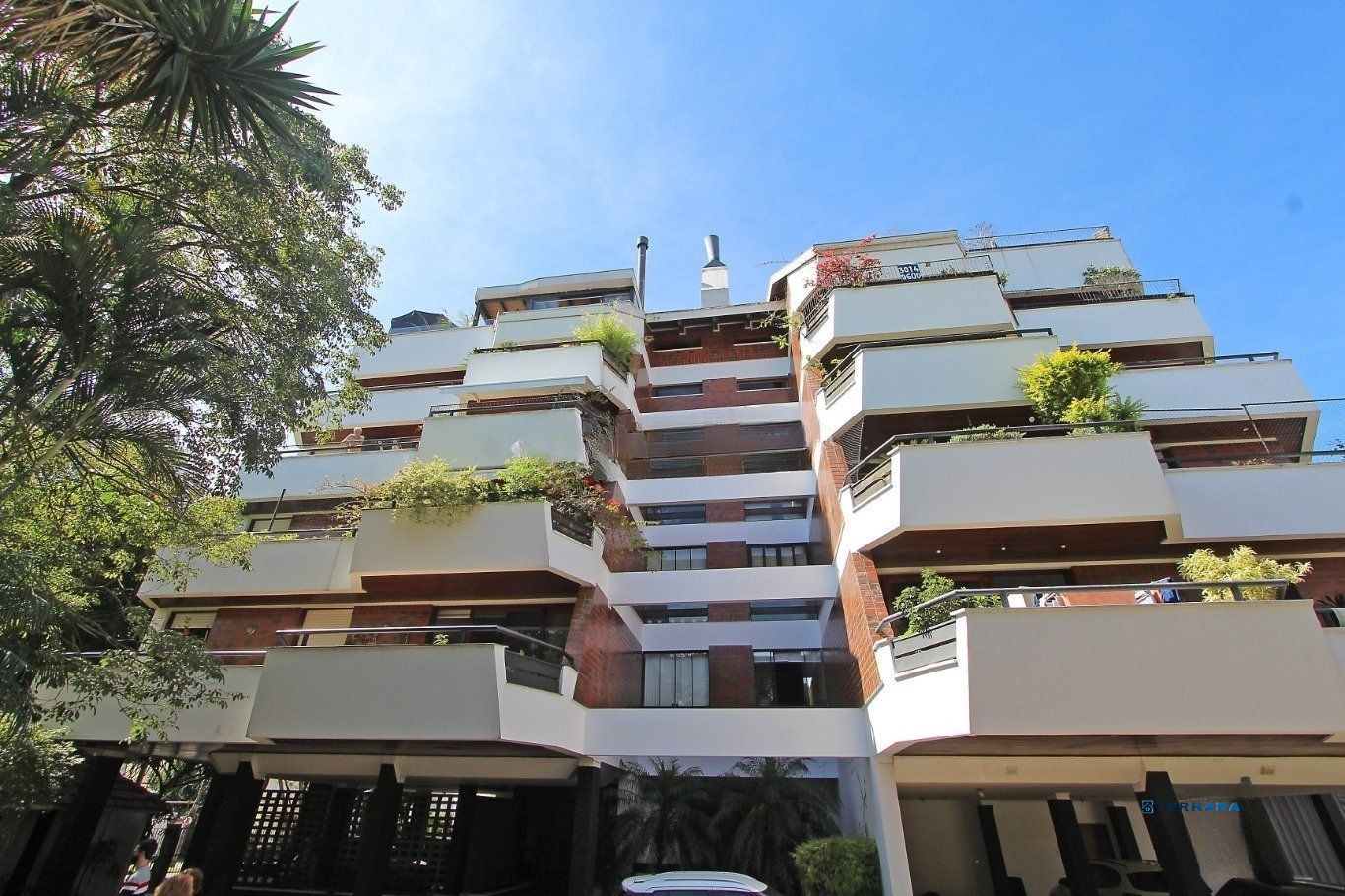 Apartamento com 4 quartos, 223m²,2 vagas, elevador no bairro Jardim do Salso.
