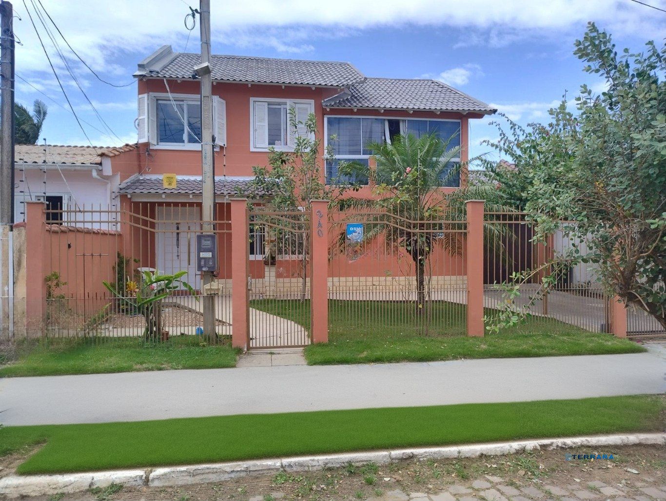 Casa de 3 dormitórios, 1 suíte e  1 vaga de garagem coberta em Canoas.