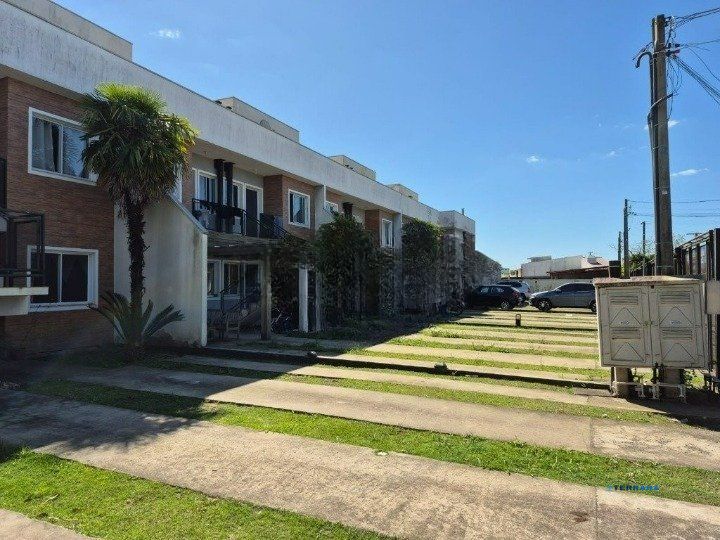 Apartamento de 2 dormitórios, 2 vagas de garagem no Bairro Olaria em Canoas.
