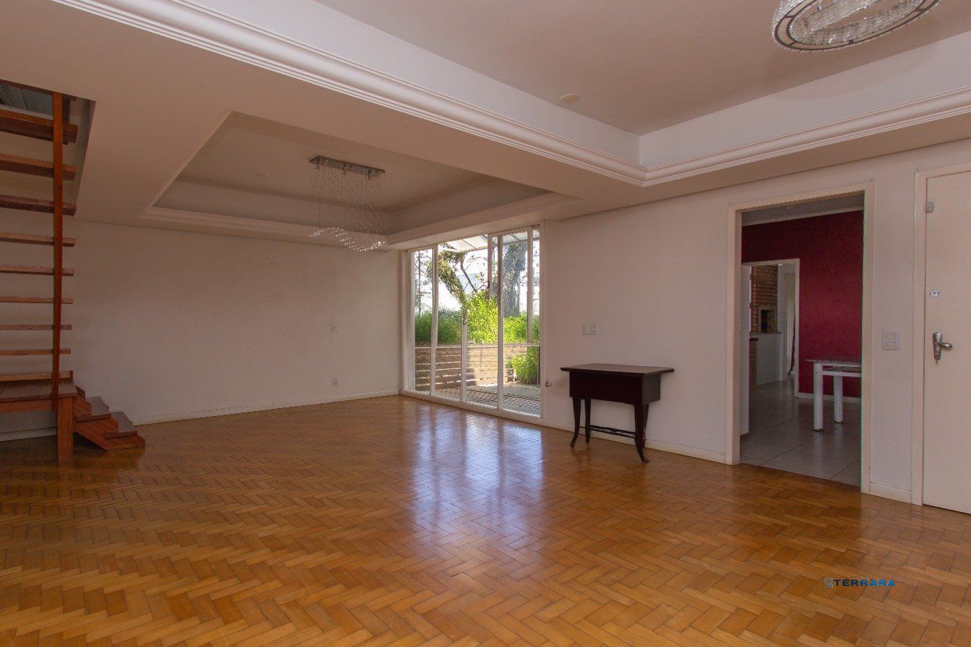 Apartamento garden, 3 dormitórios, 2 suítes, e 131m² privativos no Menino Deus.