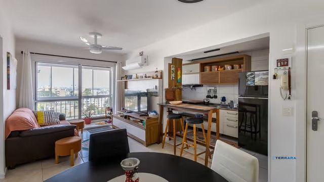 Apartamento de 2 quartos, elevador e 1 vaga de garagem em Canoas.