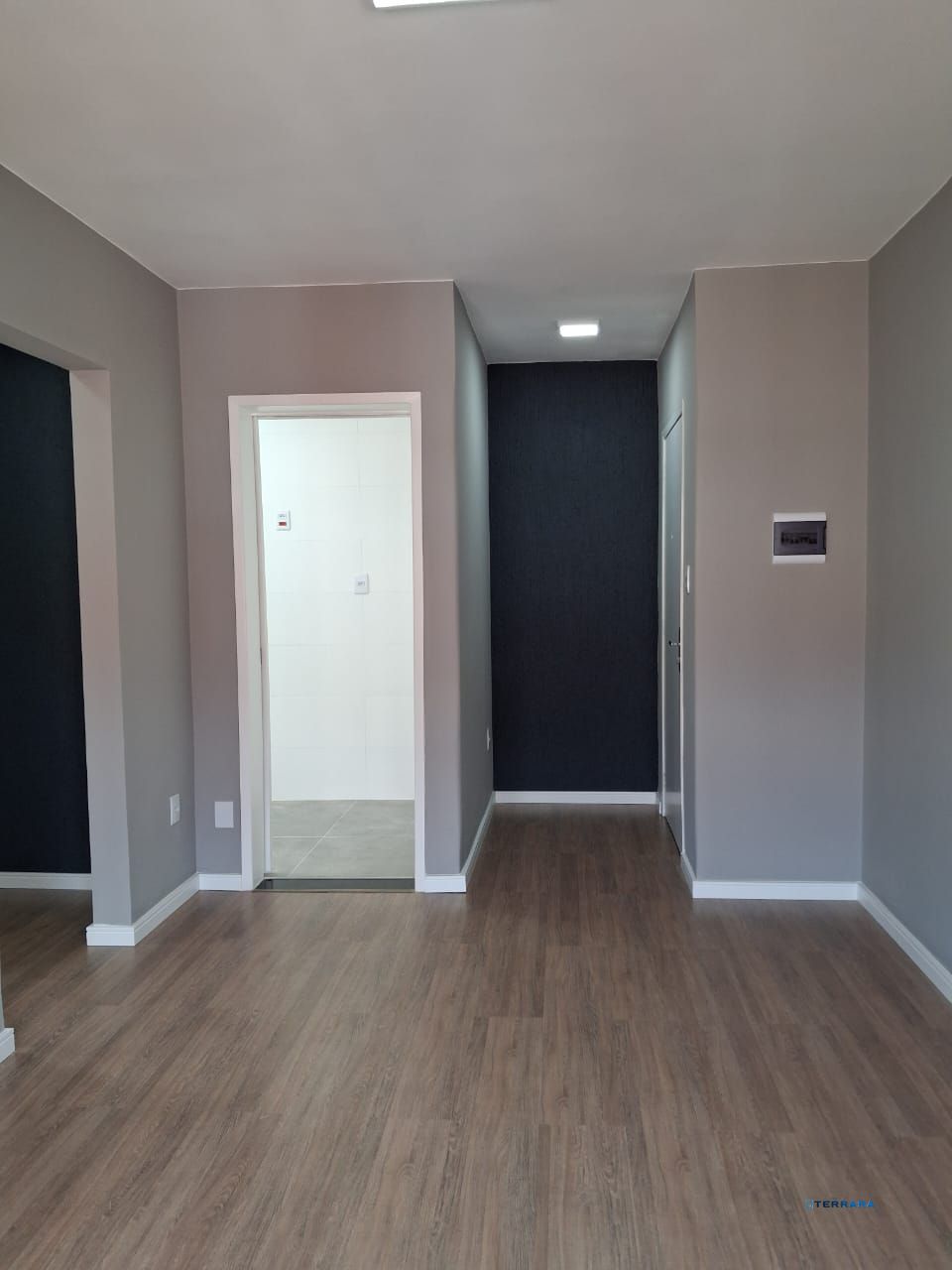Apartamento de 1 Quarto Totalmente Reformado, Baixo Condomínio, Financiável