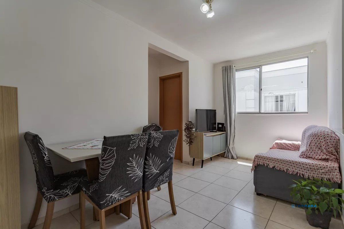 Apartamento com 2 quartos, vaga e piscina  no bairro  Parque Santa Fe