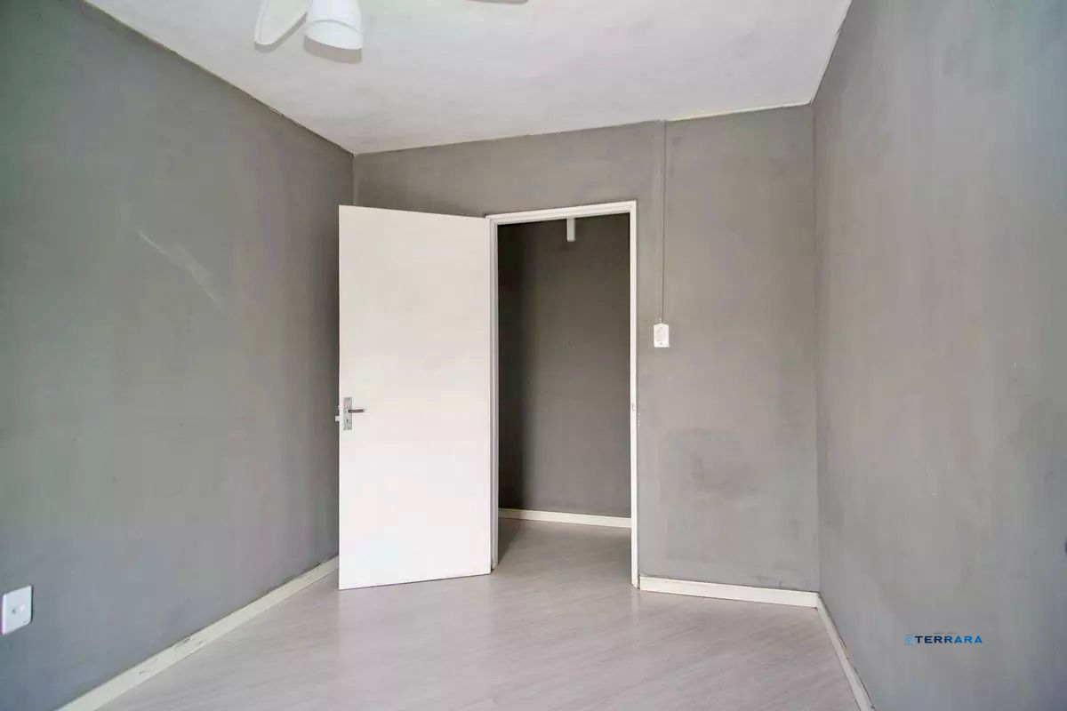 Apartamento no Condomínio Edificio La Spezia, 3 quartos, à venda, 91 m², Humaitá - Porto Alegre — foto 2