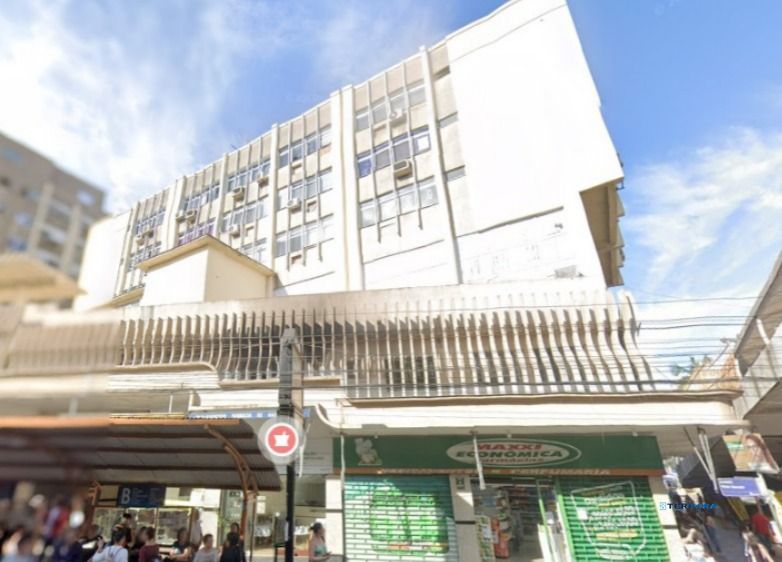 Apartamento com 2 quartos, elevador no centro de Canoas.