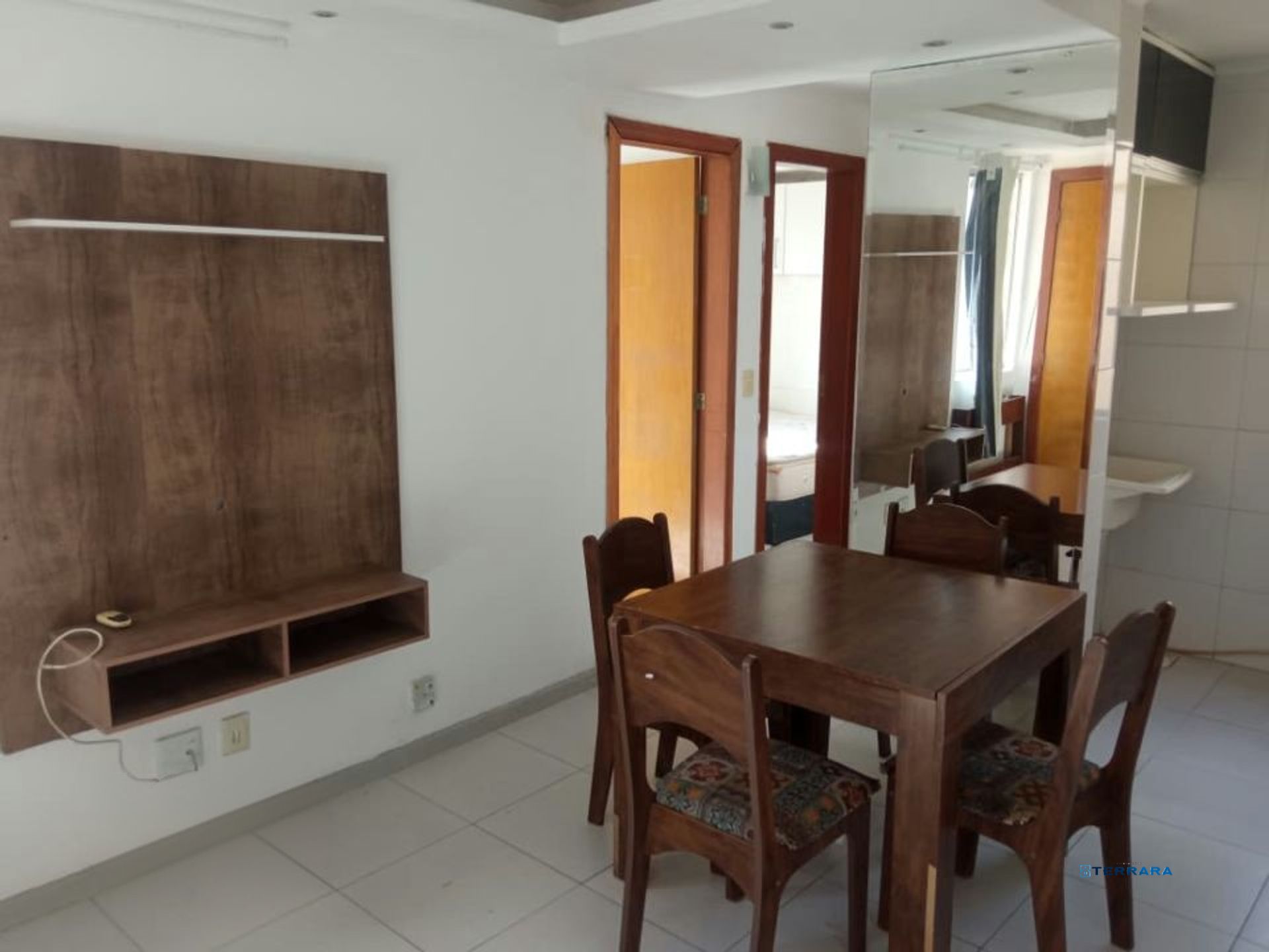 Apartamento com 2 quartos, vaga e salão de festa no bairro Passo das Pedras.