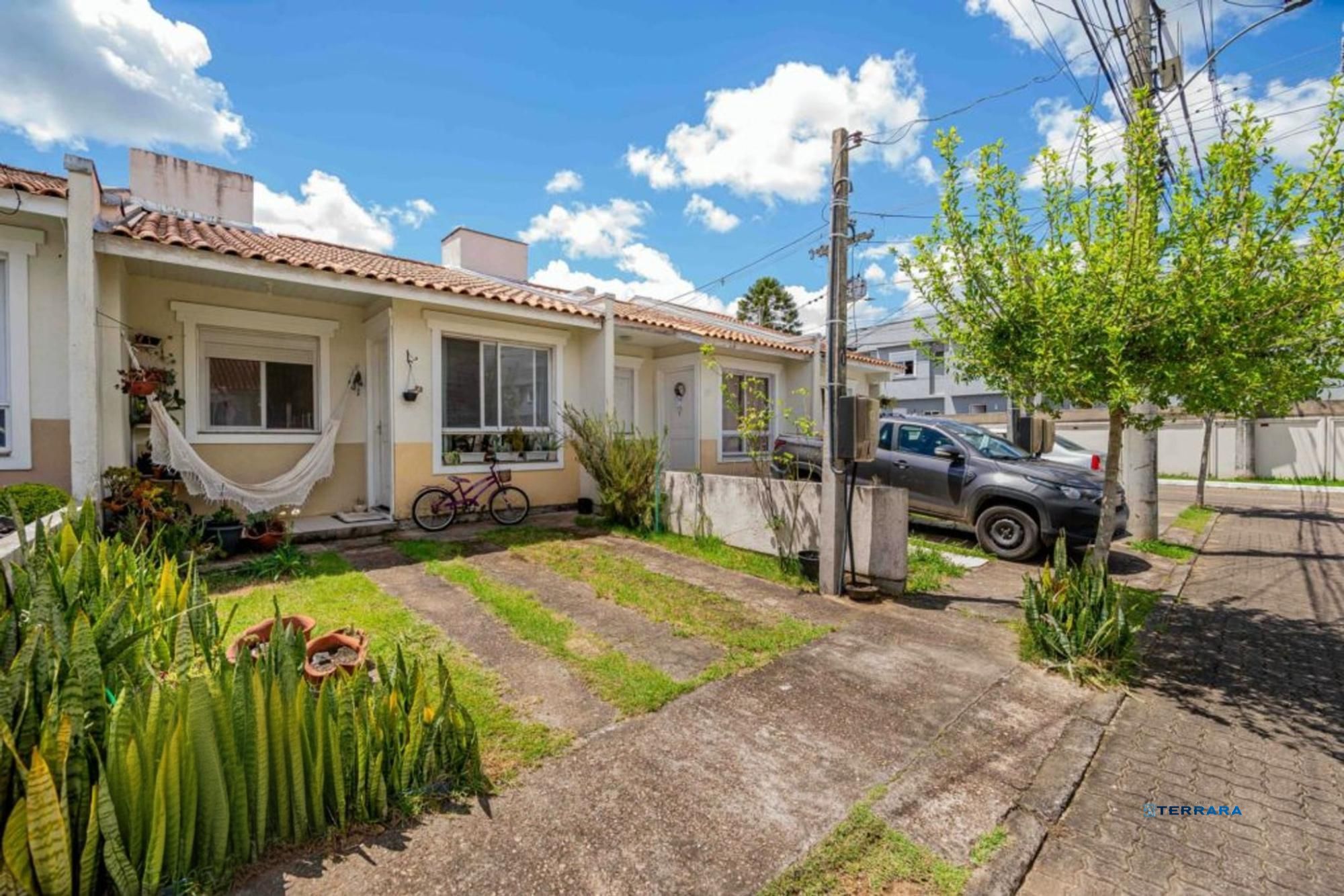 Casa 2 quartos, vaga, academia, piscina e salão de festa no bairro Restinga