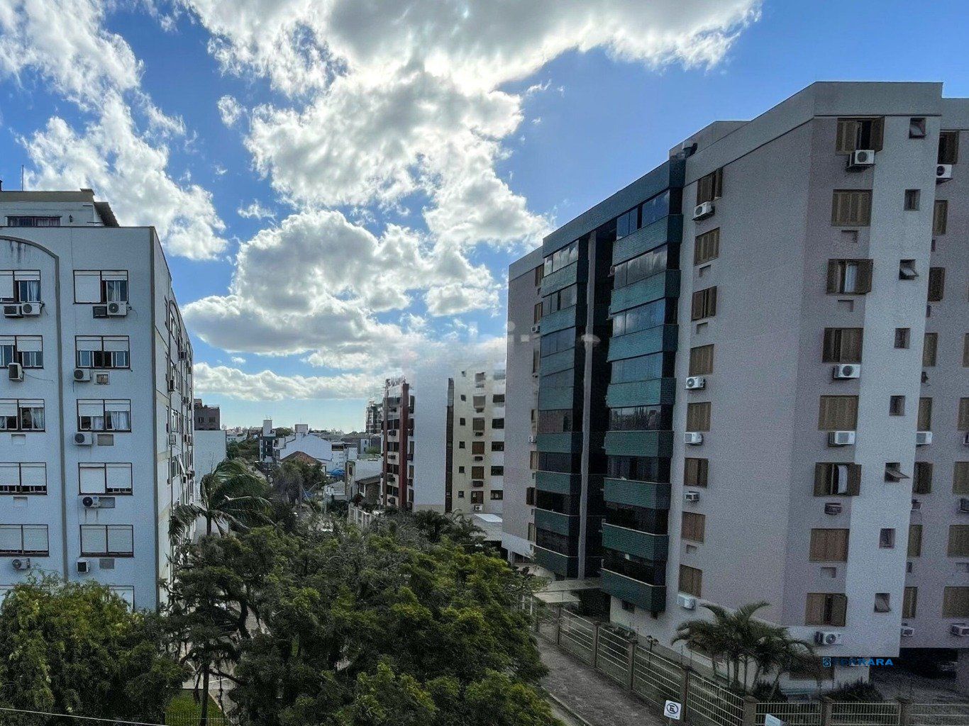 Apartamento de 3 dormitórios no Bairro Passo da Pedras Porto Alegre.