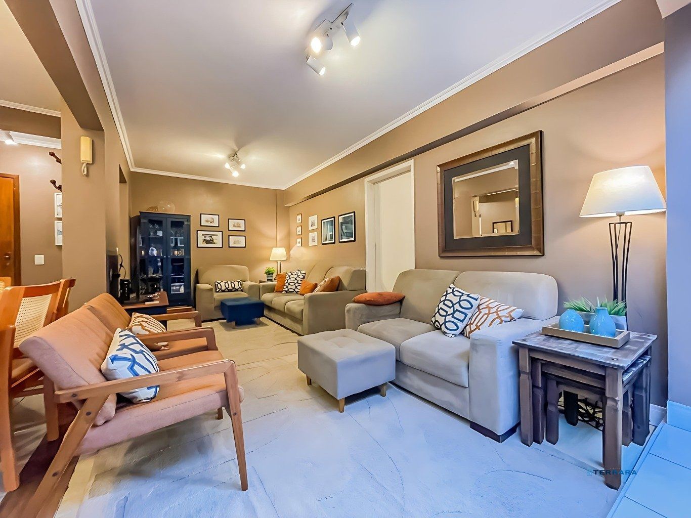 Apartamento Garden de dormitórios no Bairro Floresta Porto Alegre.