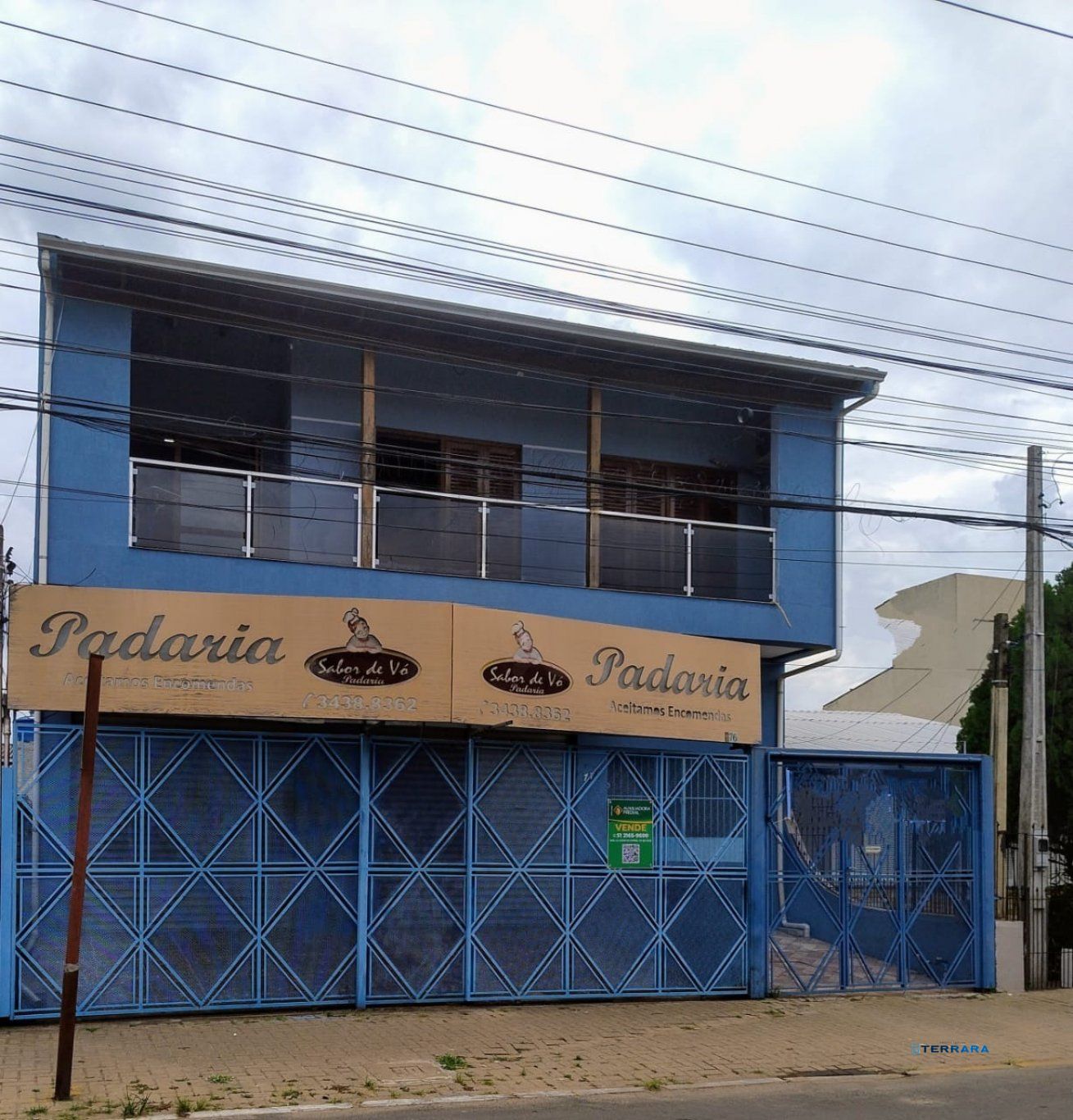Casa com 3 dormitórios e 3 vagas de garagem em  Cachoeirinha.