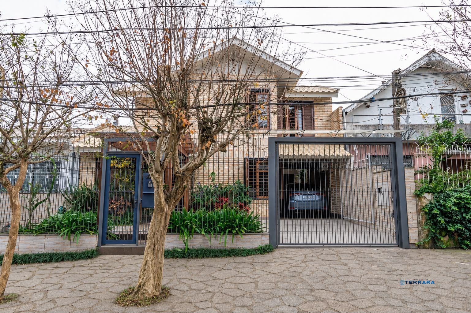 Casa à venda em Ipanema com 5 quartos, 2 suítes e piscina