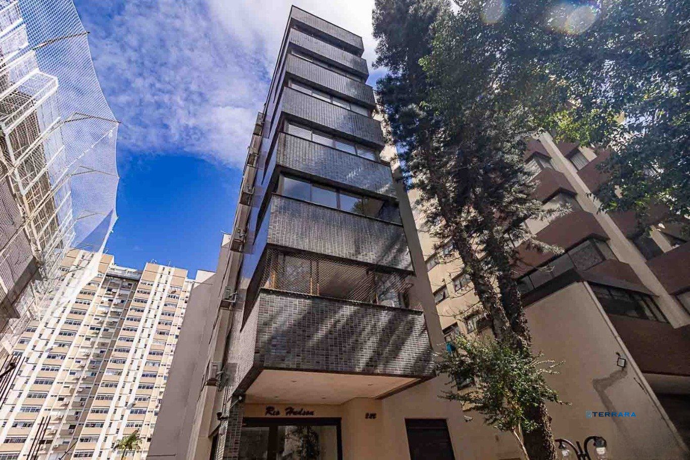 Apartamento de 2 quartos, elevador e 2 vagas no bairro Auxiliadora.