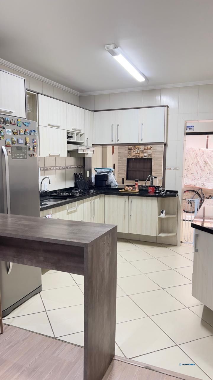Apartamento Térreo 2 dormitórios 1 suíte e 2 vagas de Garagem Cachoeirinha