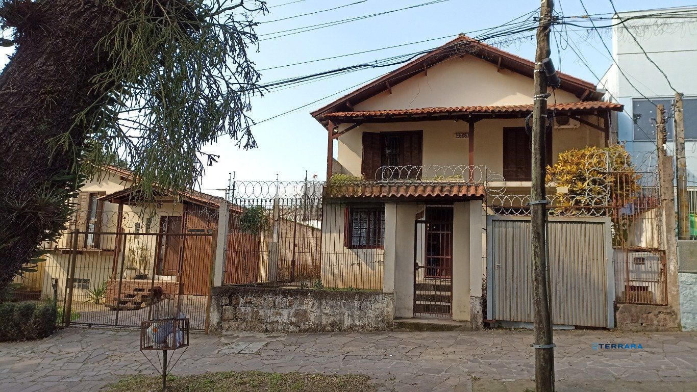 Casa de 3 dormitórios bairro Santa Fé